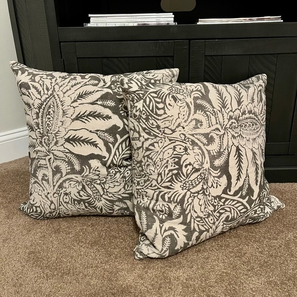 Pottery Barn Accents Set Of 2 Pottery Barn Alki Pillow Covers